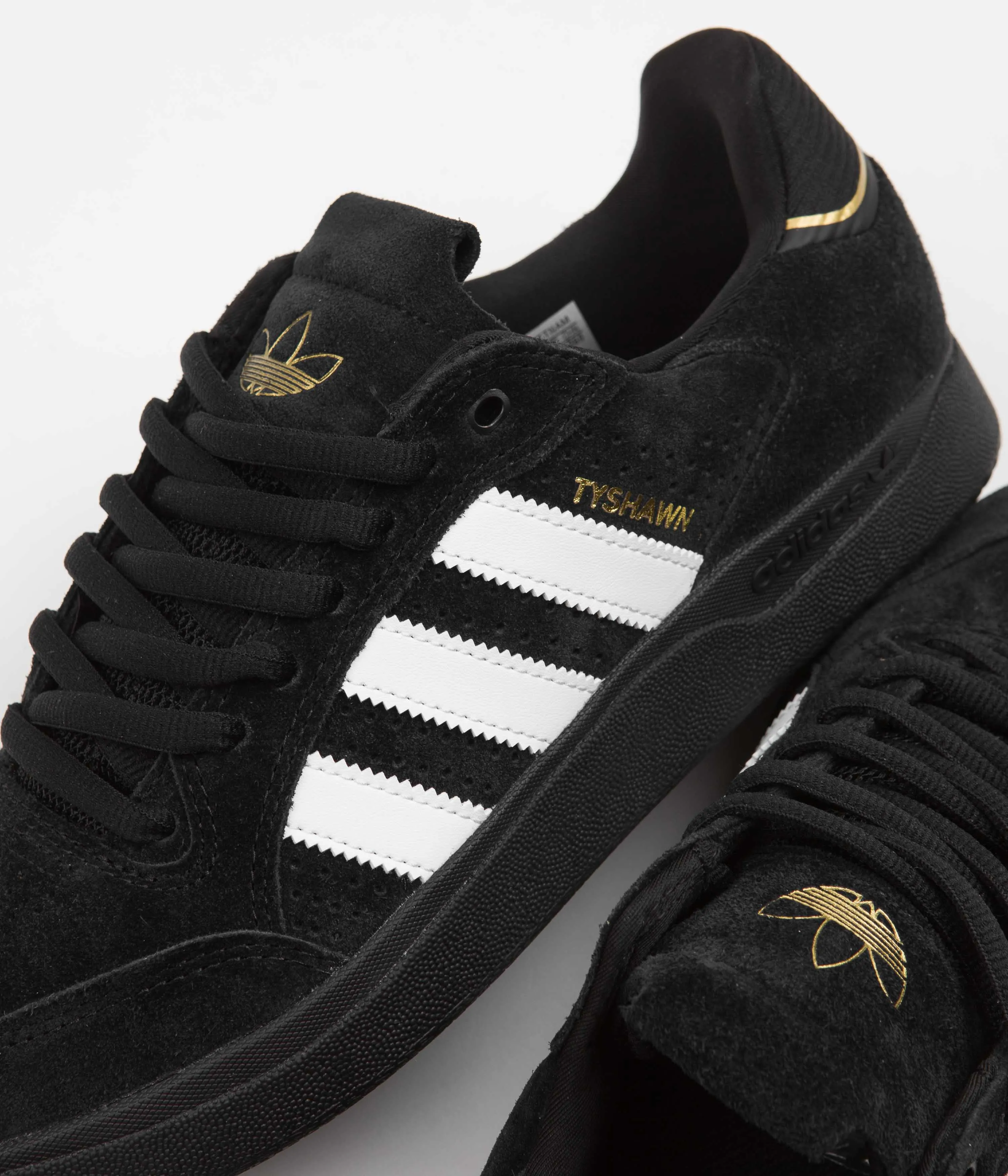 Adidas Tyshawn Low Shoes - Core Black / Cloud White / Gold Metallic