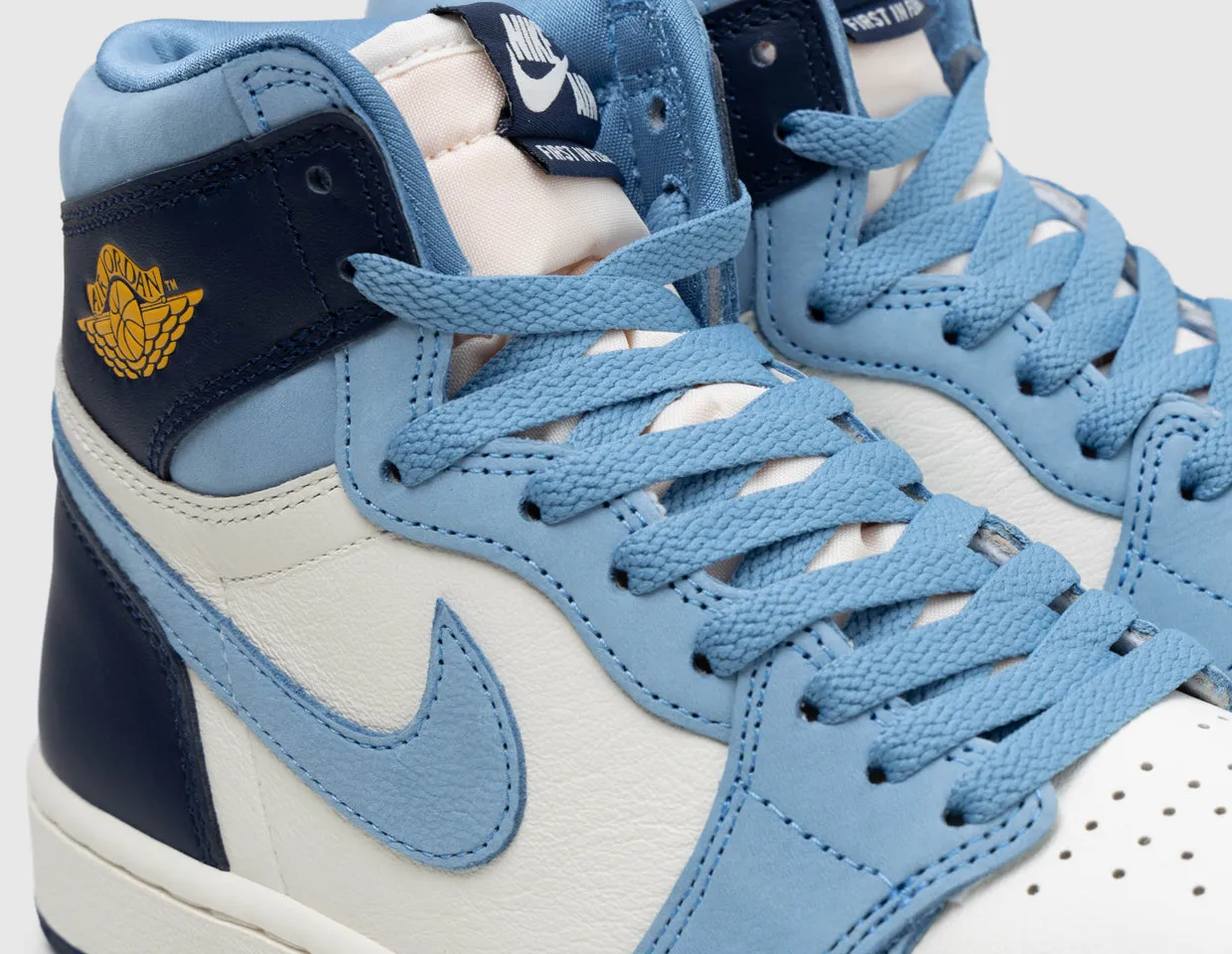 Jordan 1 Retro Women's High OG Uni Blue / Uni Gold